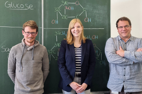 Das Bild zeigt  Dr. Robert Köhler, Anna Hauswirth und Prof. Dr. Christoph Gerhard